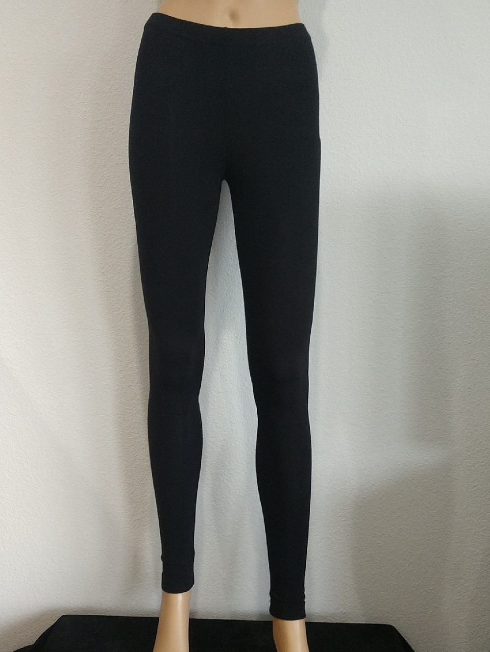 Newport News Black Stretch Leggings